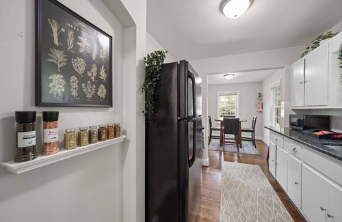 Lindley Park House | Perfect Lindley Park location - Minutes from GAC, Coliseum, Restaurants and Pubs