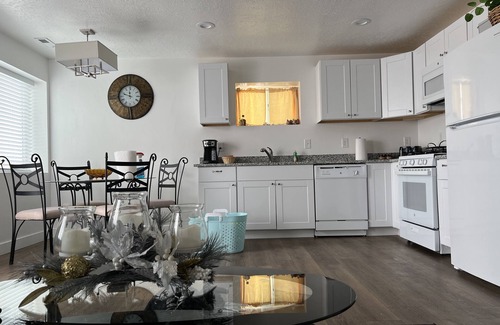 Tooele Apartment | Perfect Little 2 Bedroom Basement apartment