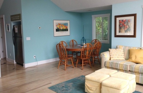 Waukazoo Woods Cottage | Perfect Little Cottage