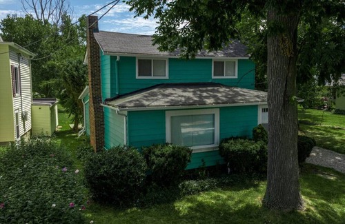 Mentor-on-the-Lake House | Perfect location Across from the Lake and park!