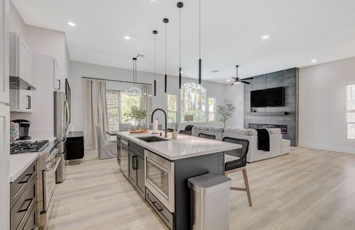 Summerlin House | Perfect Locale: Work & leisure oasis! 3BR, pool, office, high-end finishes!