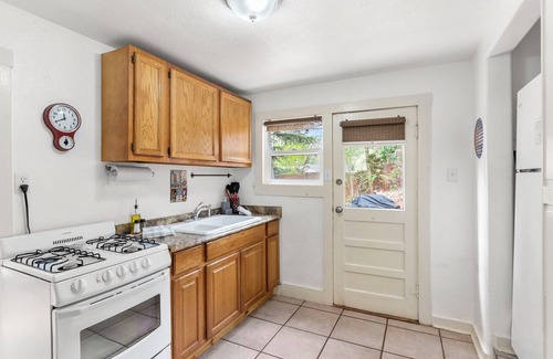 Manitou Springs Historic District Cottage | Perfect location, close to the Incline and everything that Manitou has to offer.