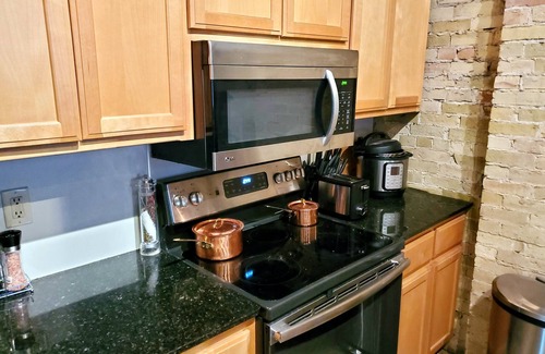East Town Condo | Perfect Location! Beautiful Interior Spacious Condo!