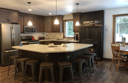Essex House | Perfect location between West and East Glacier Park entrances and next to river!