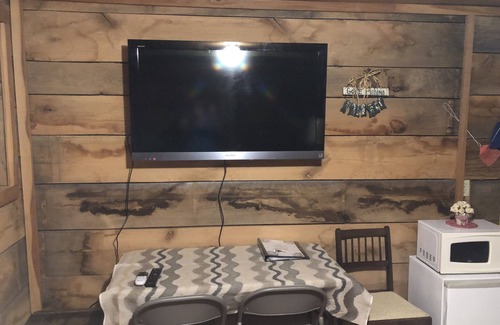 Murfreesboro Cottage | Perfect Location for Diamond Hunters! Pet Friendly!