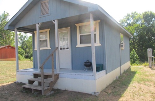 Murfreesboro Cottage | Perfect Location for Diamond Hunters! Pet Friendly!