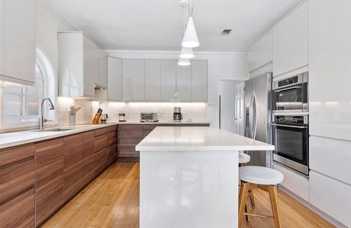Coral Way House | Perfect Location Family Friendly - Heated Salt Pool - Outdoor Kitchen-Firepit