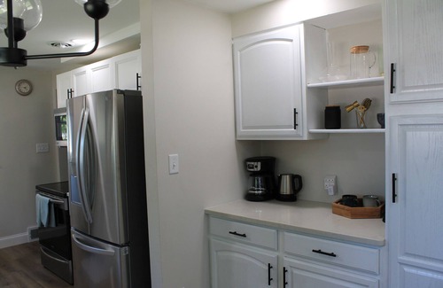 Oshkosh House | Perfect location for travel workers, close to everything and fully furnished!
