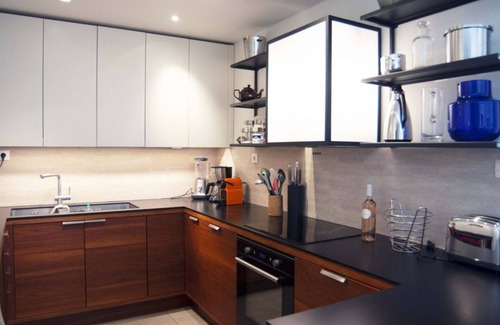 Jean-Medecin Apartment | Perfect location in Carre d’Or, with terraces in two directions.