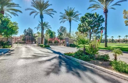 Ocotillo Condo | PERFECT location on Golf Course & Lake