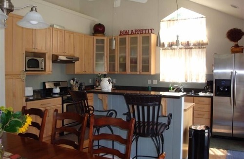 Guerneville House | PERFECT LOCATION Private+Spacious-2block to Town/River/Beach+SPA+Tennis/Kid Park