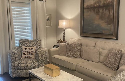 Starkville Condo | PERFECT LOCATION!