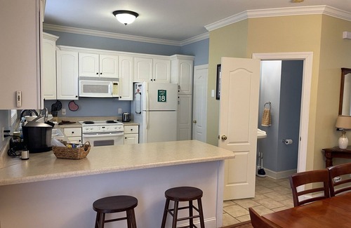 Oxford House | Perfect Location! Walkable to Historic Square and to Campus