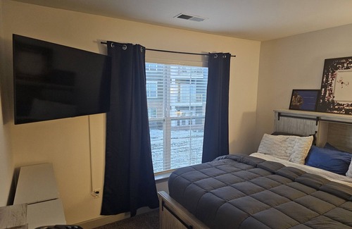 Plainfield Apartment | Perfect Luxury Apartment 7 mins from IND Airport.