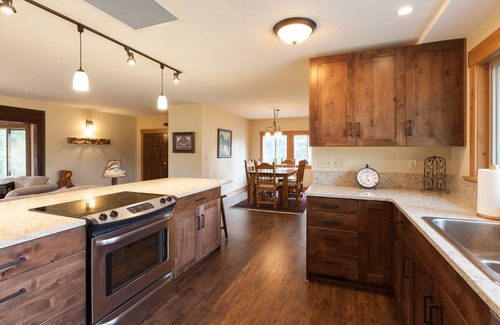 Parkdale House | Perfect Modern Cabin Getaway, Updated, Gorgeous Hood Views!