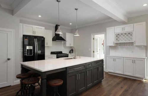 Red Bank House | Perfect modern downtown Red Bank Deck and Hot Tub