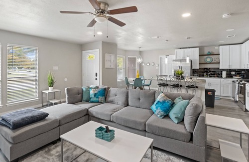 South Arlington House | Perfect Monthly Luxury 3bed/2bath home