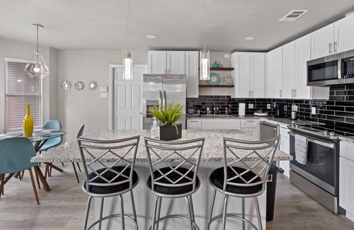 South Arlington House | Perfect Monthly Luxury 3bed/2bath home