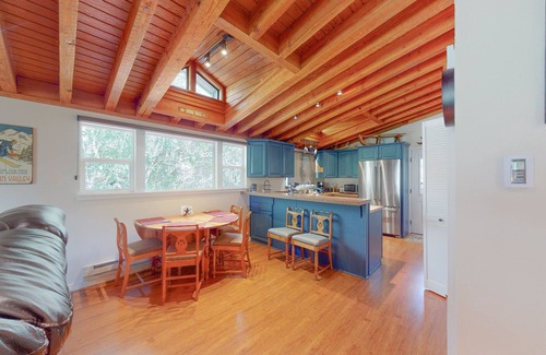 Sun Valley Condo | Perfect Mountain Gem Near Town & Slopes W/Free WiFi, Balcony & Shared Pool