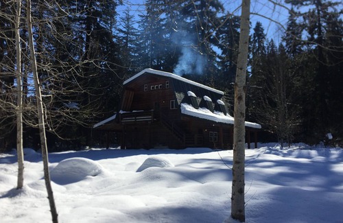 Parkdale Cottage | Perfect Mountain Getaway on East Fork of the Hood River
