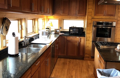 Estes Park House | Perfect Mountain Home with Hot Tub - near RNMP park entrance - SPECIAL RATES!