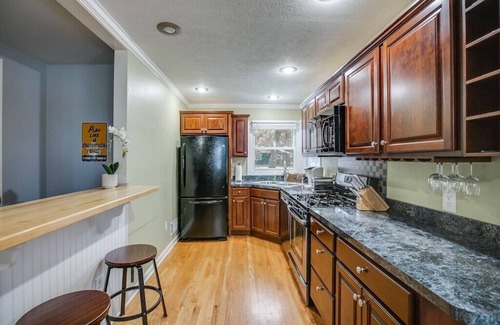 Wooded Estates House | Perfect Notre Dame Weekend Space <> 10 Min Walk to Campus