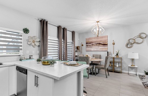 Florida City House | Perfect Oasis (Mint)