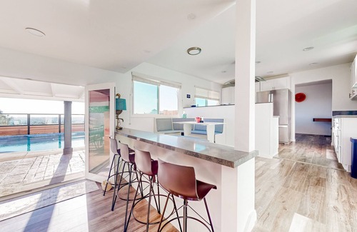 Del Cerro House | Perfect oasis with saltwater pool, games, firepit, massage chair - dog-friendly