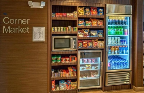Florida Center Hotel | Perfect Orlando Vacation Spot! Near Universal Studios Orlando! Free Shuttle