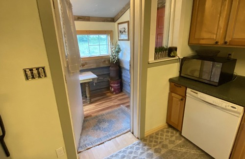Wauconda Cabin | Perfect outdoorsman retreat! Centered around many lakes and public access areas
