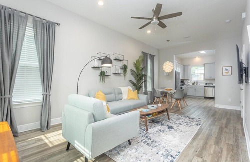 South Pensacola House | Perfect Pensacola Location & Private Yard