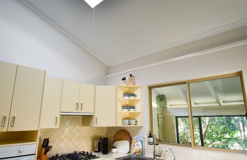 Maloneys Beach House | Perfect Pet Friendly South Coast Beach Getaway