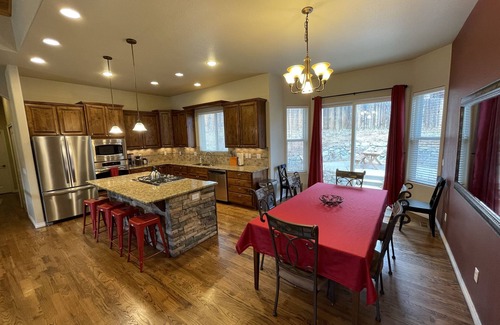 Cascade House | Perfect Pike's peak basecamp location & spacious luxury for active family/group