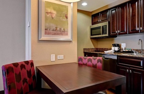 Albuquerque House | Perfect Place to Unwind! Free Breakfast, Full Kitchen, Pets Allowed!