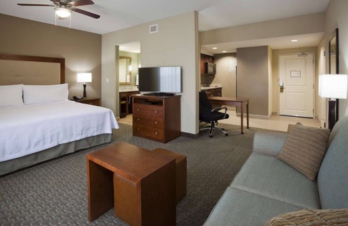 Kutzky Park Hotel | Perfect Place to Unwind! Pool Access, Pets Allowed!