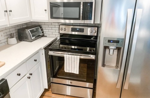 Old Enfield Condo | Perfect Price & Central Location - 5 Mins to EVERYTHING