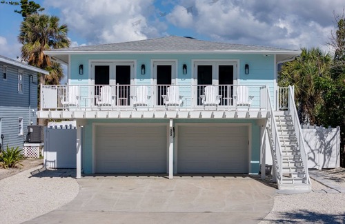 Fort Myers Beach House | Perfect Private Pool Home 1 Block to Beach