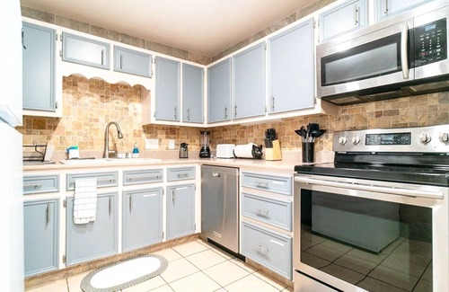 Tow House | Perfect Private Getaway in Buchanan Lake Village!