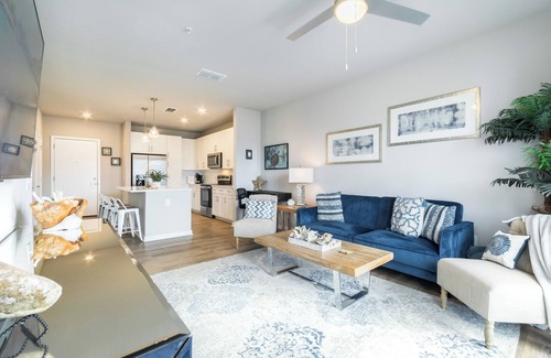 Golden Glades - The Woods Apartment | Perfect Quiet King Suite near Mayo