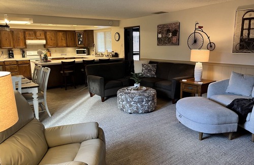 Fife House | Perfect, Quiet Retreat: Park like Setting w/Big Yard - Great location to I-5!