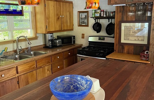 Gleason Cottage | Perfect Relaxation Zone! Clean, Quiet, Comfortable, Crystal Clear Lake, Fishing
