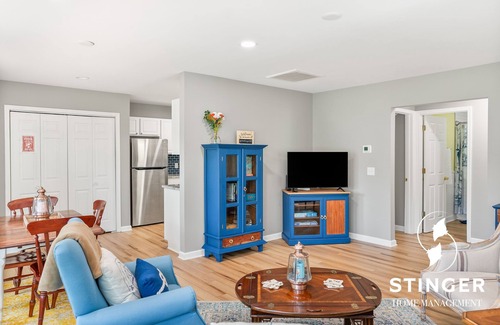 Port Royal House | Perfect Retreat - 10 mins to Parris Island + Walk to Coffee Shops & Restaurants
