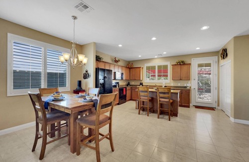 Circle Cross Ranch House | Perfect Retreat! 30 Nights Min! Raised Hot Tub With Views!
