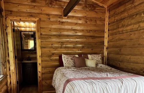 Jefferson House | Perfect River House Getaway *** Handicap Accessible!!