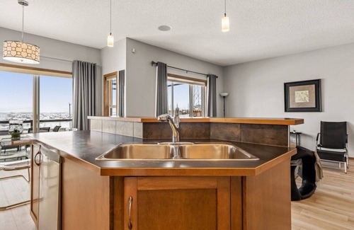 Northwest Calgary House | Perfect Rocky Mountain Views Sleeps 8