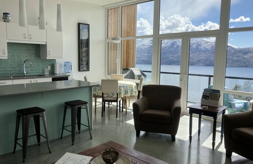 Central Okanagan House | Perfect Romantic Getaway. Private, amazing views and hot tub.