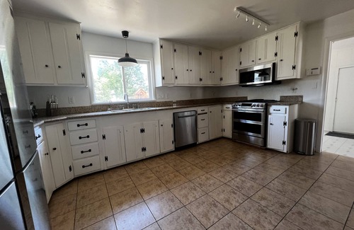 Yuba City Apartment | Perfect room with private porch and excellent location