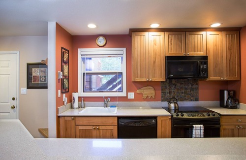 Purgatory Condo | Perfect San Juan Mountain Getaway! Fireplace, Spa Bathroom, Amazing Views!