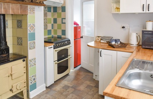 Caister-on-Sea Cottage | Perfect seaside haven offering a warm welcome to guests and their dogs.
