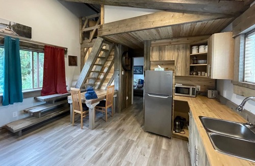 Regional District of Kitimat-Stikine Cabin | Perfect Short Term Home - Work & Play